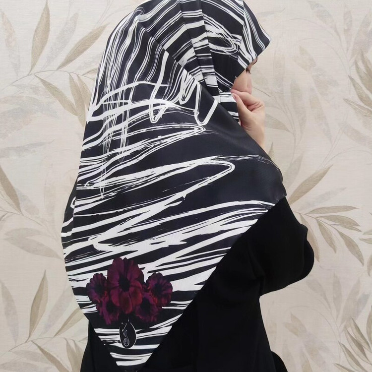 روسری ابریشم توییل کد RT023