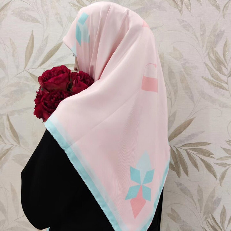 روسری ابریشم توییل کد RT021