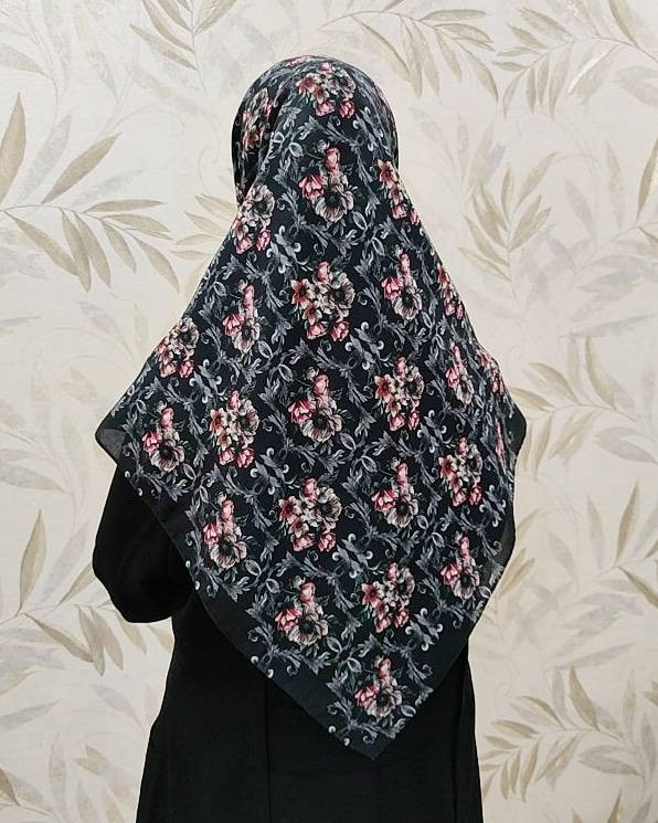روسری دخترانه نخی کد rn45