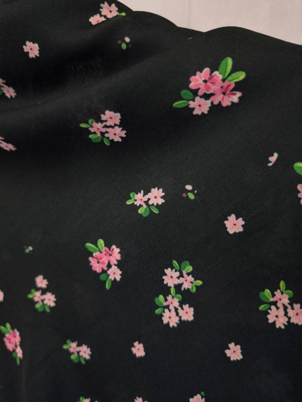روسری دخترانه نخی کد rn46